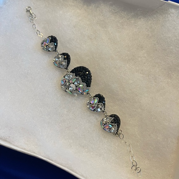 New heart bracelet. - Picture 2 of 3